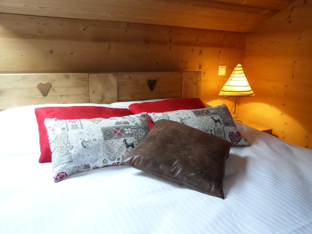 Auberge Du Fraizier Thones Phòng bức ảnh